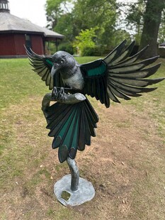 展翅飞鸟金属雕塑