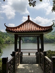 湖畔古亭风景