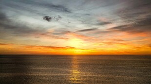 海上绝美日落景象