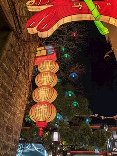 古巷红灯笼夜景