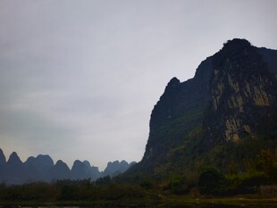 壮丽山峰景观