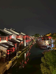 江南水乡夜景的静谧之美