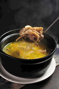 香浓鸡汤滋补食材慢炖