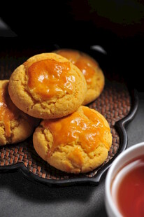 美味酥皮点心搭配茶饮
