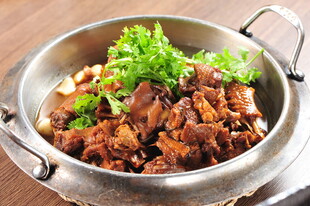 美味干锅鸡诱人飘香