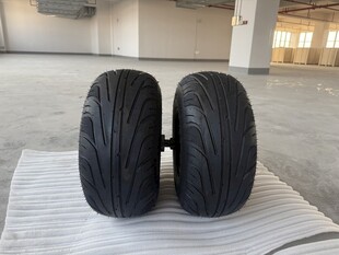 黑色轮胎
