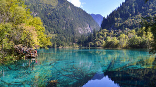 梦幻九寨澄澈湖景
