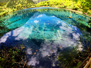梦幻蓝湖水下世界奇观