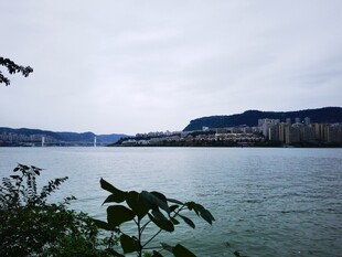 湖畔风光