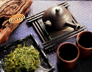 传统茶具与茶叶展示