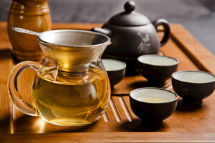 中式茶具品味茶香时刻