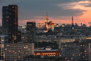城市黄昏天际线美丽景观
