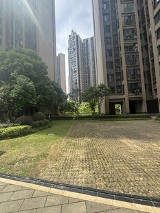 小区内的绿化与建筑景观