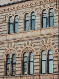 欧式建筑拱形窗户外观
