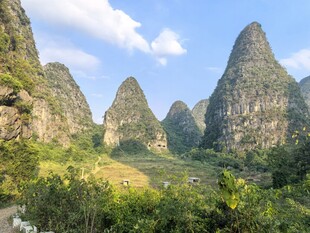 秀丽喀斯特地貌山区风光