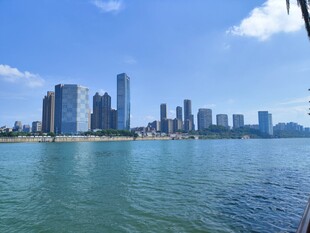 长沙湘江城市江边高楼景观
