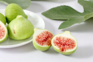 新鲜无花果摆拍展示