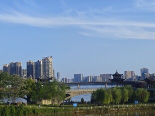 城市河畔风光美景