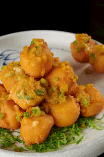 香酥黄金炸丸子