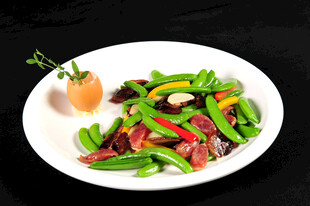 青椒炒牛肉摆盘精致