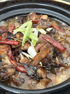 美味砂锅炖鱼