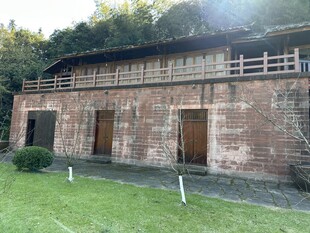 古朴砖砌建筑
