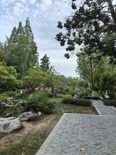 中式园林小径景观