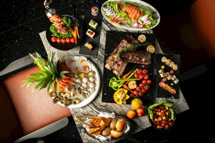 丰盛美食拼盘
