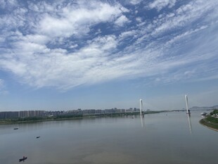 河畔风光