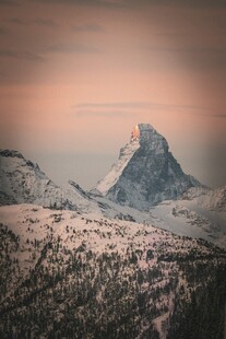 壮丽雪山景观