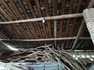 室内展示的木质屋顶结构