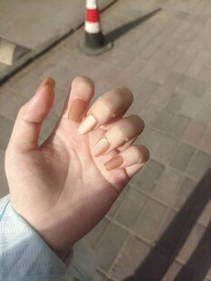 穿戴甲美甲手特写