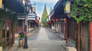 古街小巷的静谧风光
