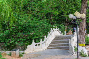 园林中式石桥景致