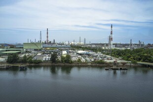 日本河畔工业区景观