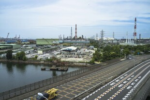 日本大型炼油厂全景