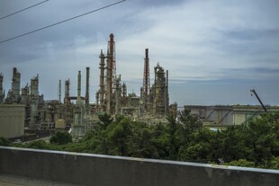 日本炼油厂林立景观