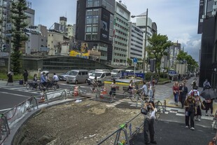 日本城市道路施工场景