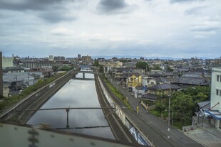 日本城市河道与铁路景观