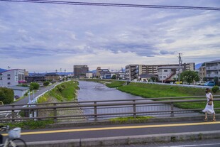 日本城市河畔风景