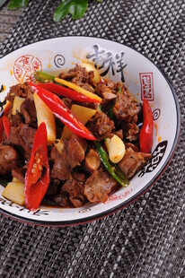 香辣美味爆炒牛肉块