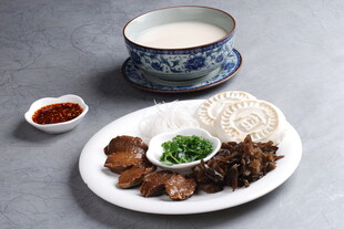 中式美食套餐色香味俱全