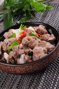美味瓦罐排骨