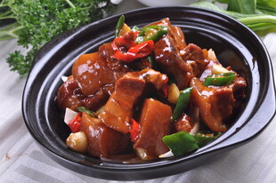 砂锅红烧肉