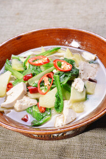时蔬烩豆腐