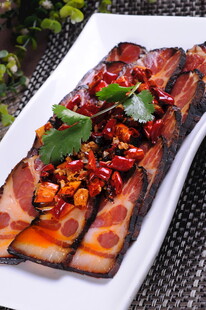 香辣美味腊肉摆盘