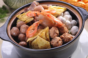 美味海鲜肉丸煲
