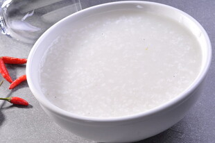 一碗香浓白粥