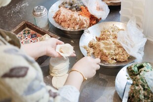 包饺子