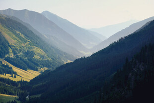 壮丽山谷风景